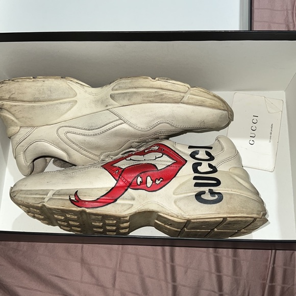 Authentic Gucci Women's Rhyton sneaker with mouth print - Picture 1 of 9